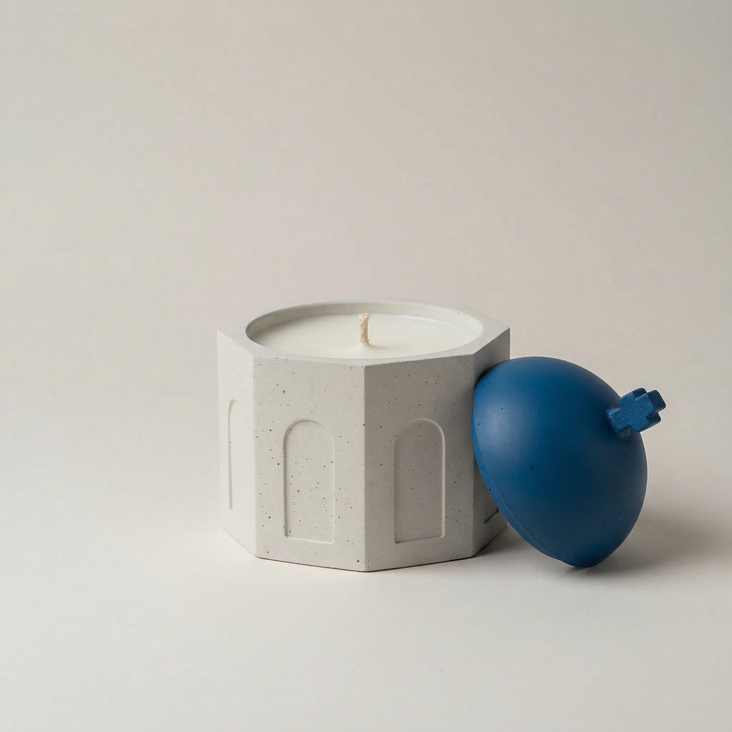 KALOKAIRI · Concrete Candle